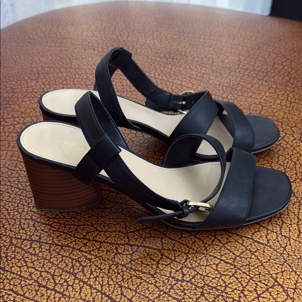 Vero Cuoio Via Spiga Black Heels with Versatile Design 8.5